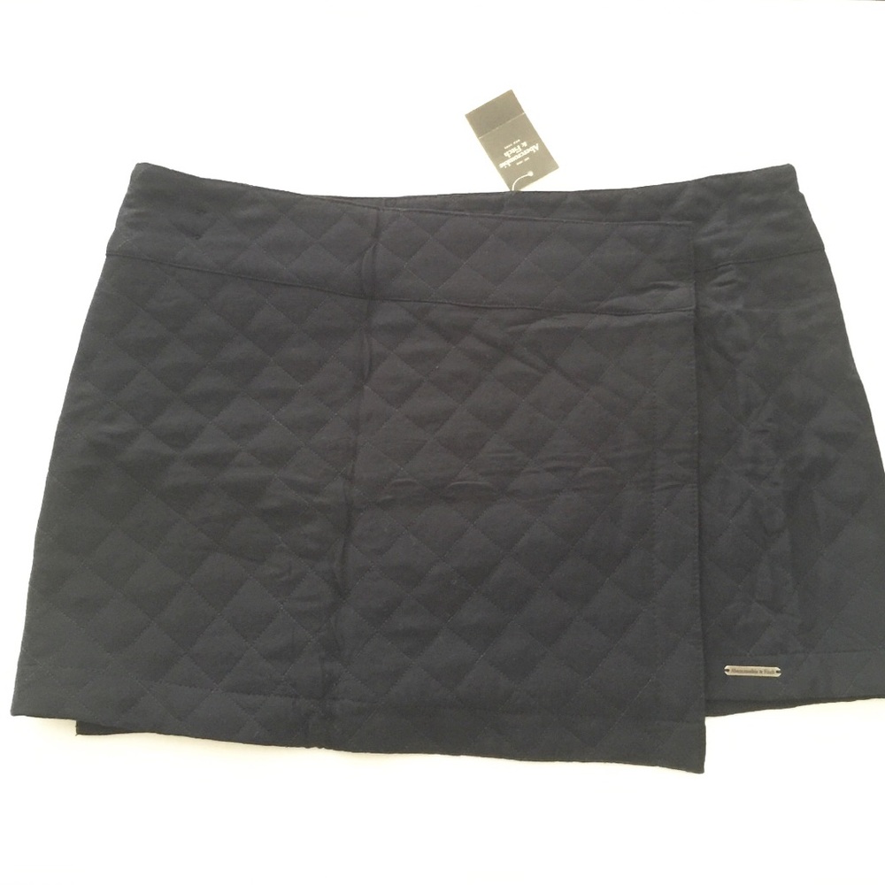 NWT A&F mini skirt (navy blue) size 4